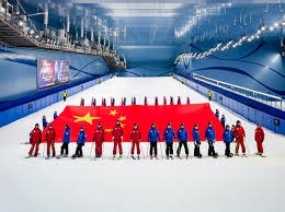 詹姆斯称单打独斗非赢球之道，强调传球与挡拆战术